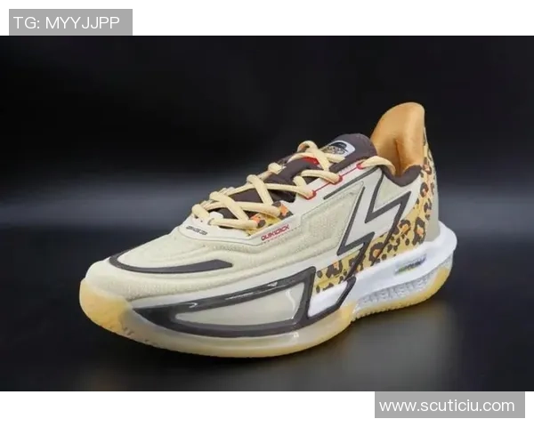 足球球星联名款球鞋解析：如何通过设计与性能征服赛场与球迷的心